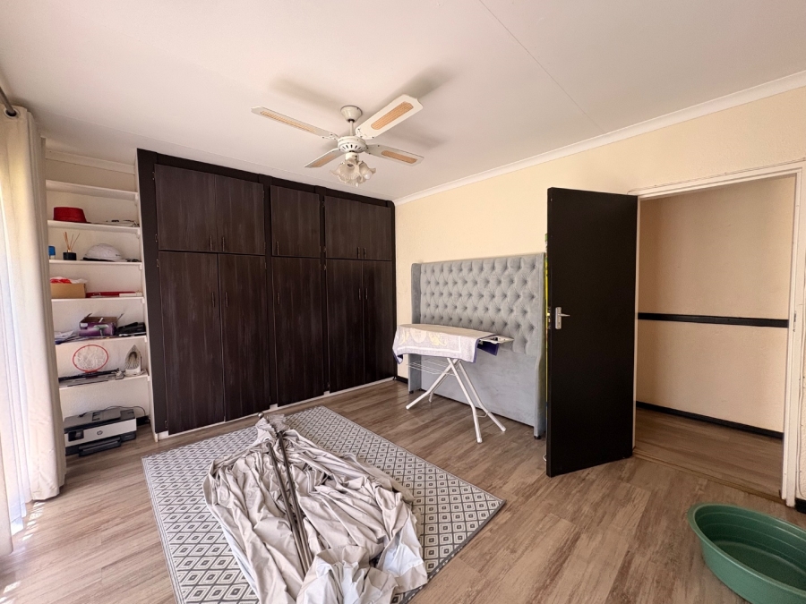 4 Bedroom Property for Sale in Wilkoppies North West